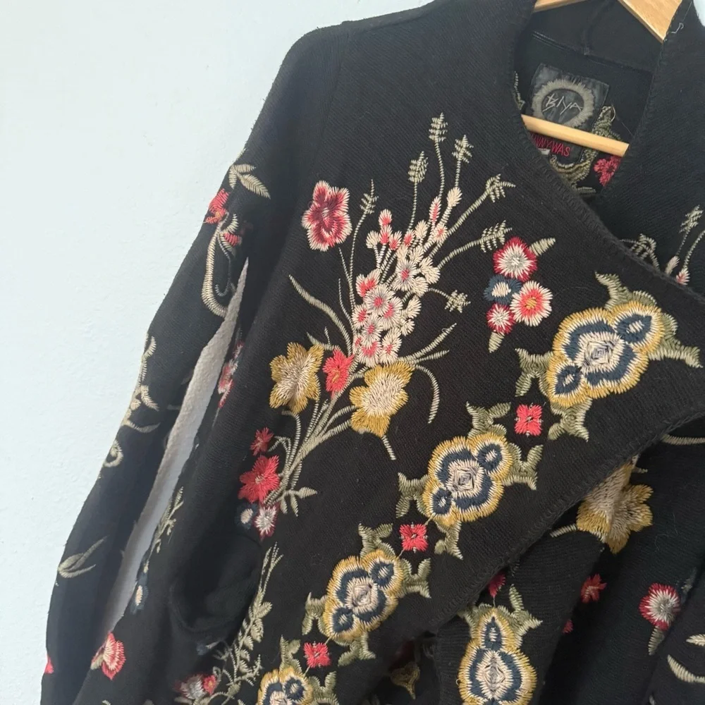 Johnny Was Floral Embroidered Black Cardigan size S - Picture 12 of 14